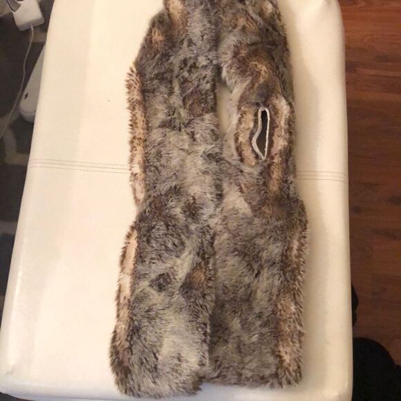 Restoration hardware faux fur Scarf wrap ascot size 51 inches by 5 inches  - Picture 4 of 5